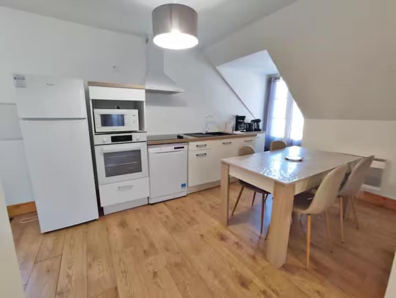 Appartamento L'Alexiane, Centre Luchon, Parking Gratuit, Wifi Bagnères-de-Luchon Esterno foto